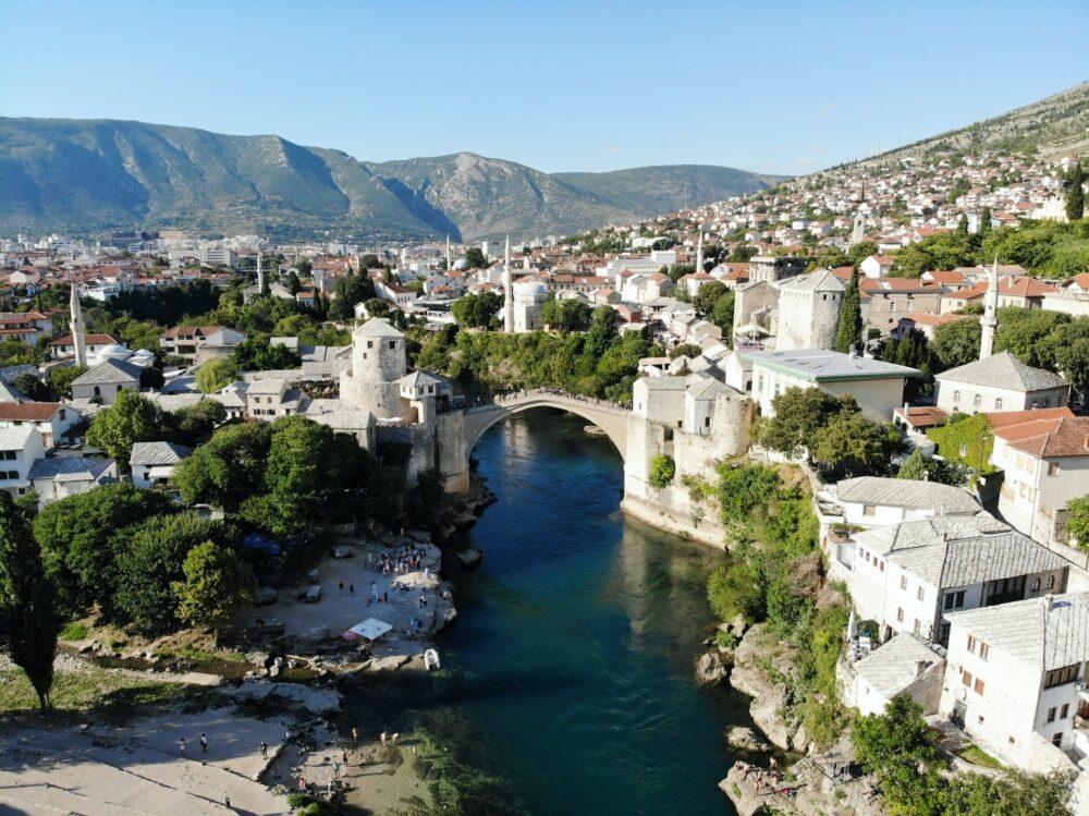 Kirim paket ke Bosnia &amp; Herzegovina