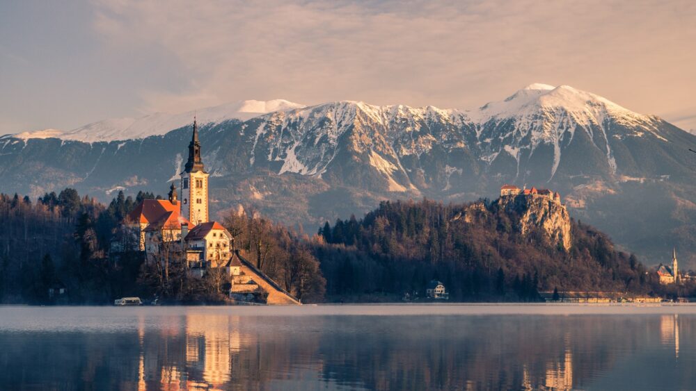 Kirim paket ke Slovenia