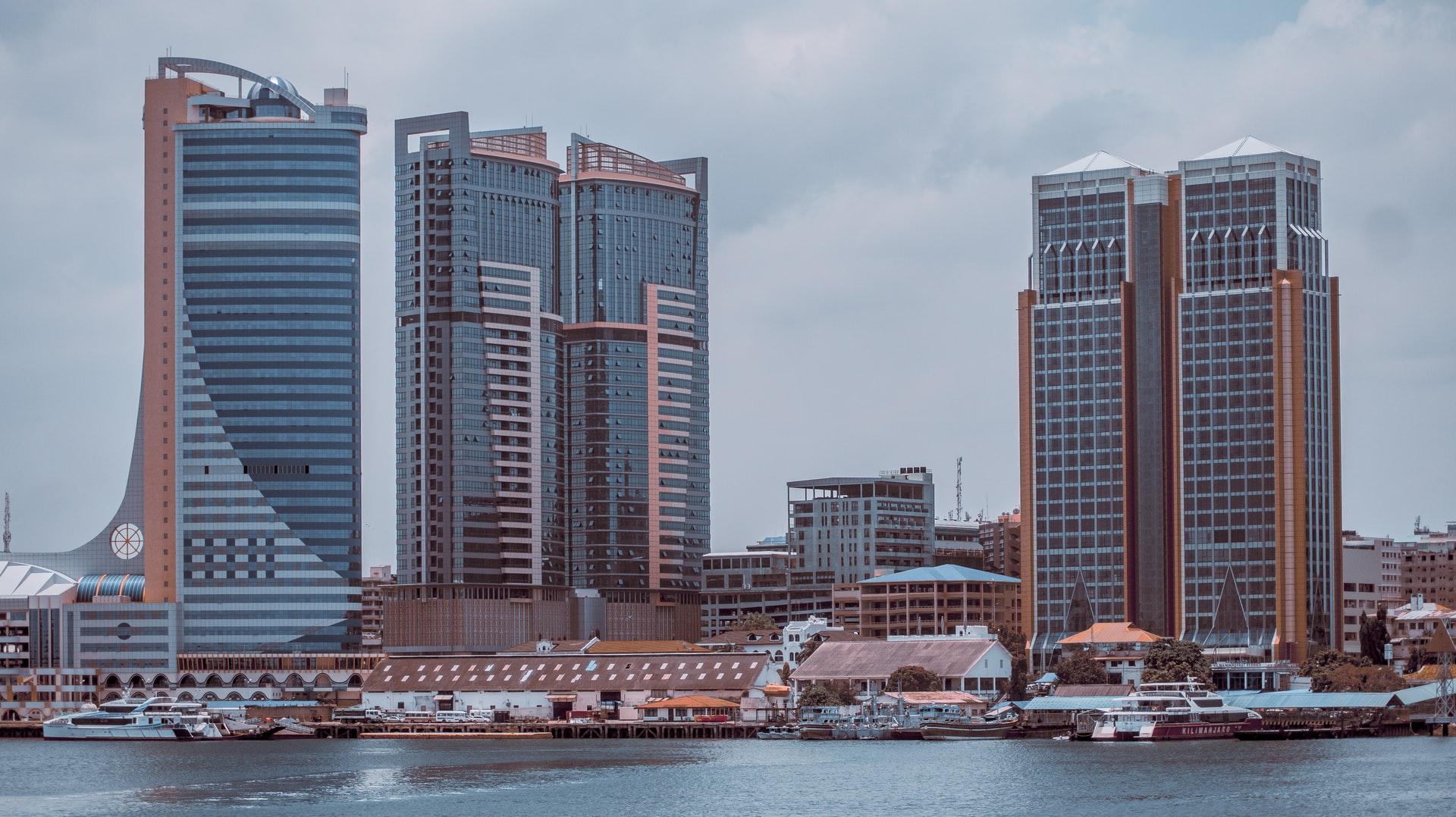 Kirim paket ke Tanzania