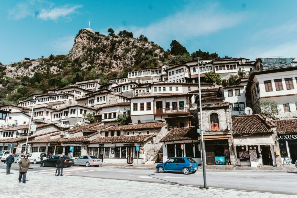 Kirim paket ke Albania