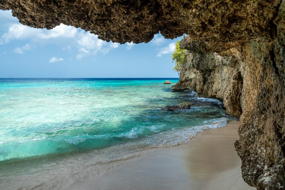 Kirim paket ke Curacao