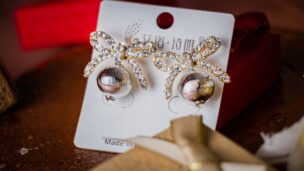 Photo Send Jewelry and High-Value Accessories Safely